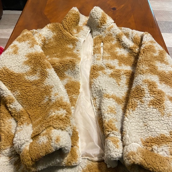 Furry jacket - Picture 2 of 4